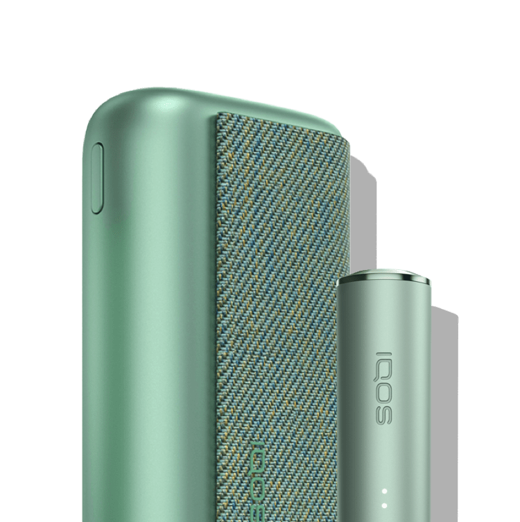 IQOS ILUMA PRIME žepni polnilnik in držalo v Jade Green barvi.